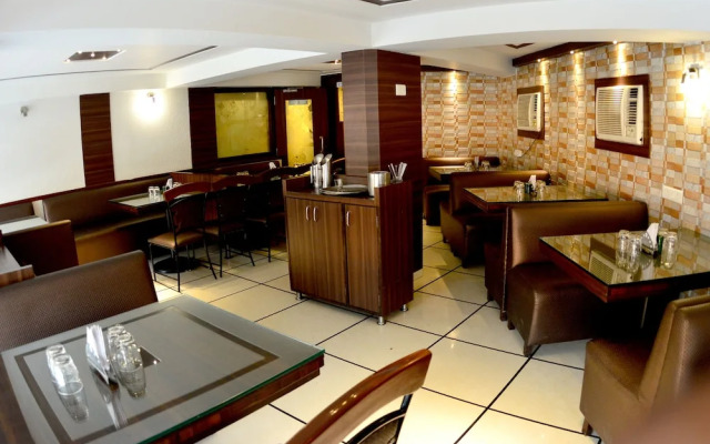 Hotel Vinamra Residency