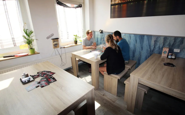 The Penny Pincher Inn - Hostel