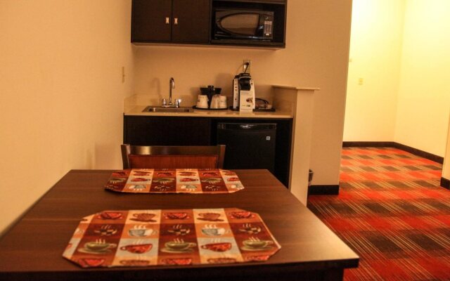 Holiday Inn Express & Suites Cumberland - La Vale by IHG