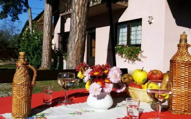 Galamb Villa