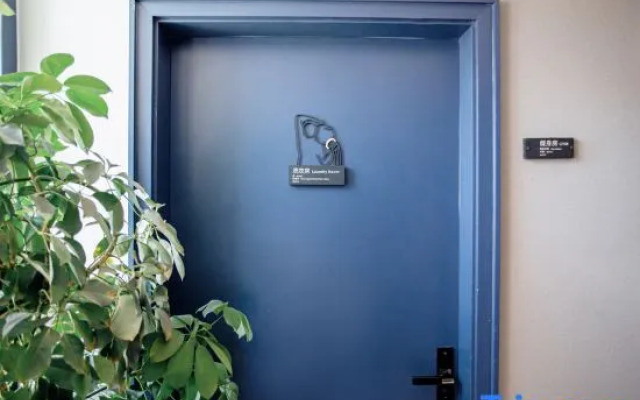 LANOU Hotel (Korla Jindu Square)