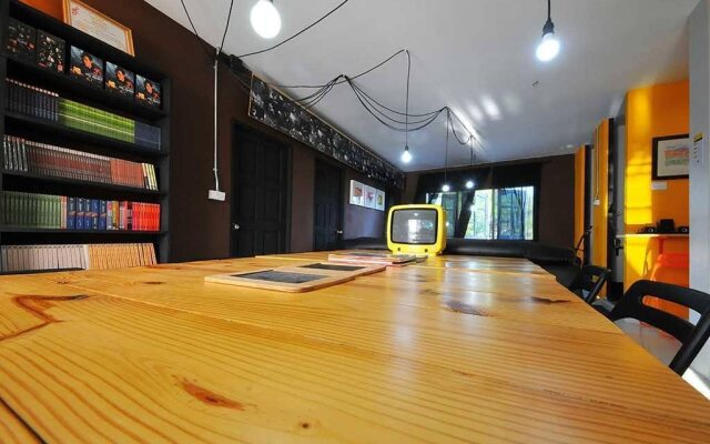 Pyat Music and Artel Guesthouse