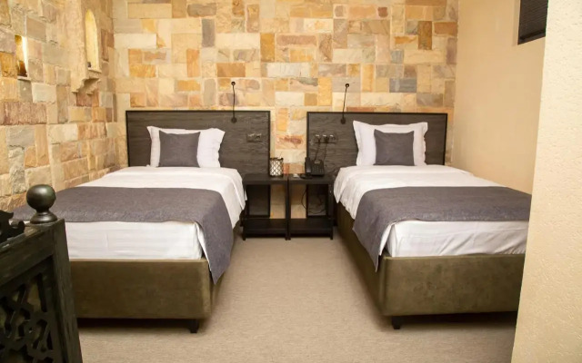 Rasoda Hotel&Restaurant