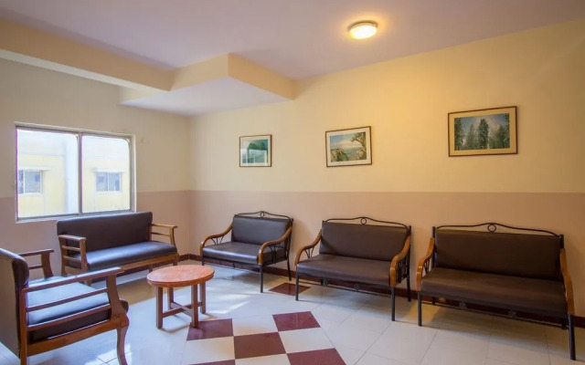 OYO 3722 Hotel StayEasy Majestic