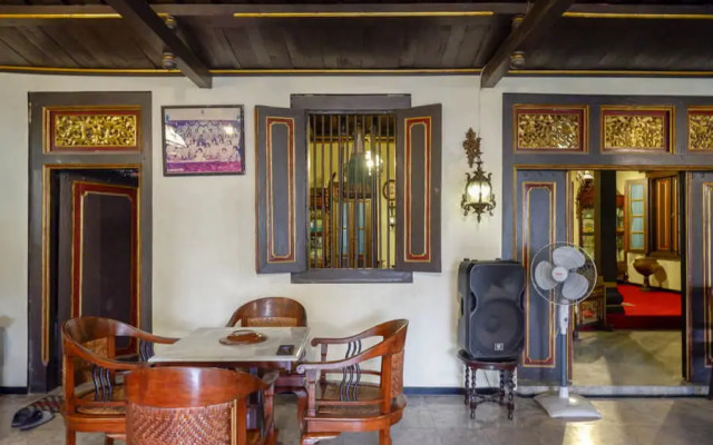 Cakra Homestay Solo RedPartner