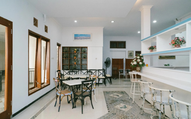 Urbanview Hotel Griya Surya Malang by RedDoorz