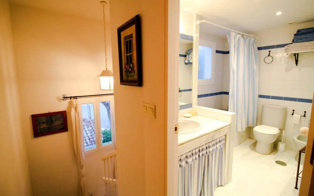 Suitur beachfront duplex with pool and sea views