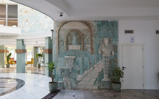 Ada Newday Resort Hotel