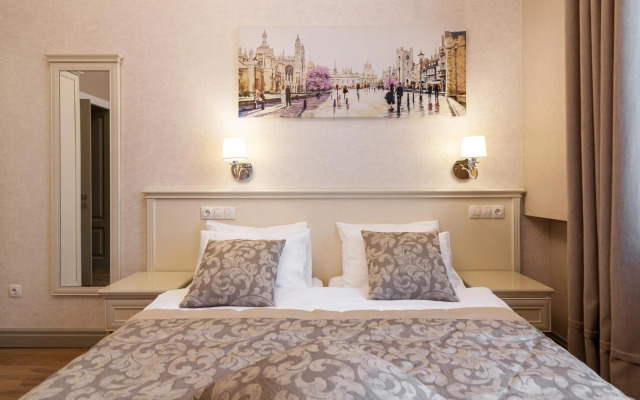 Royal mini-apart hotel on Serbska 6