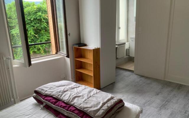 Appartement 4 personnes, 1 chambre, terrasse, Wifi, proche du centre