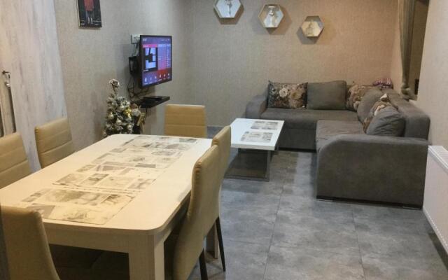 Apartment White Orchid