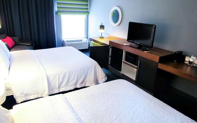 Hampton Inn & Suites Newtown