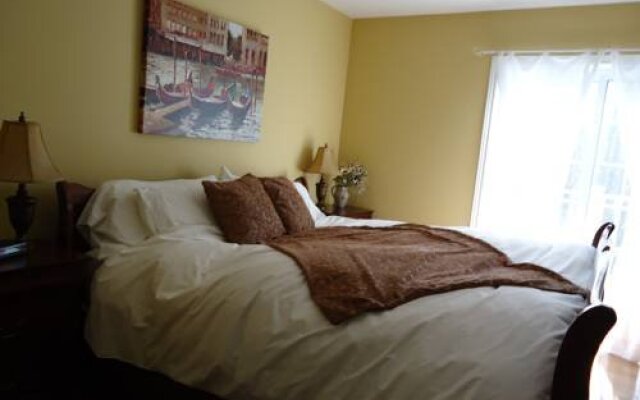 Jabberwock Guesthouse Bed and Breakfast