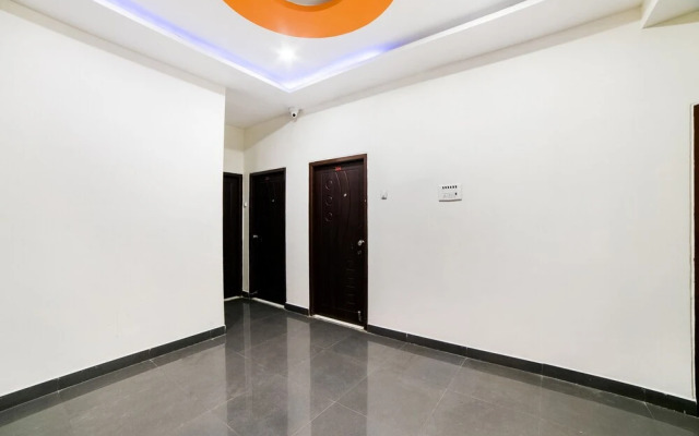 OYO 62329 Lucky Hotels