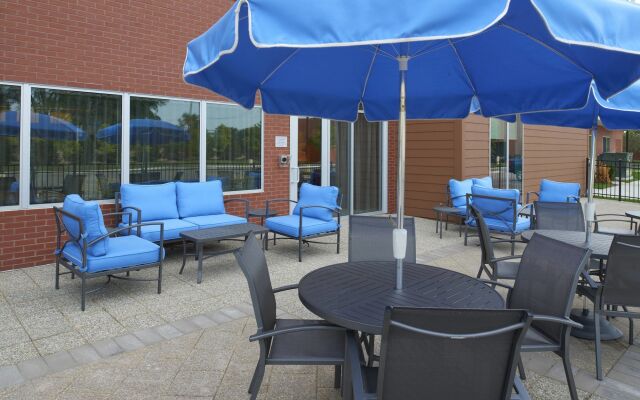 Fairfield Inn & Suites by Marriott Detroit Troy