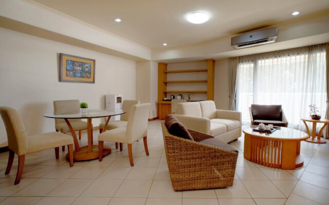 Puri KIIC Golf View Hotel