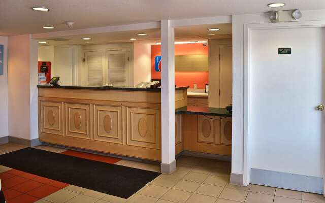 Motel 6 Billings, MT - North