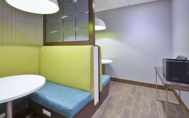 Hampton Inn & Suites Grandville Grand Rapids South