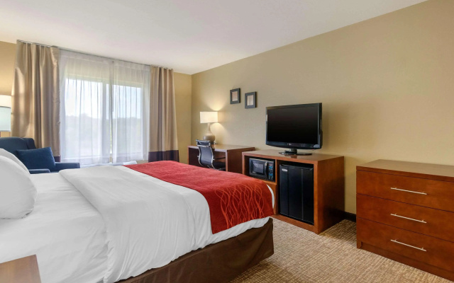 Comfort Inn & Suites Pittsburg KS