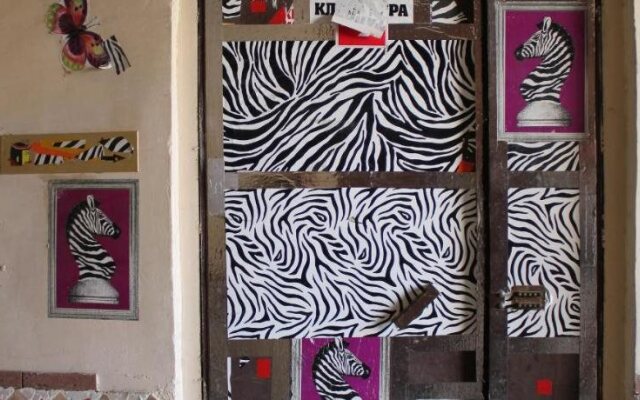 Отель Зебра