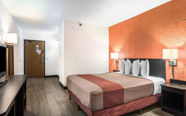 Motel 6 Elk Grove Village, IL