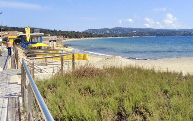 Apartment With 2 Bedrooms in Cavalaire-sur-mer, With Enclosed Garden -