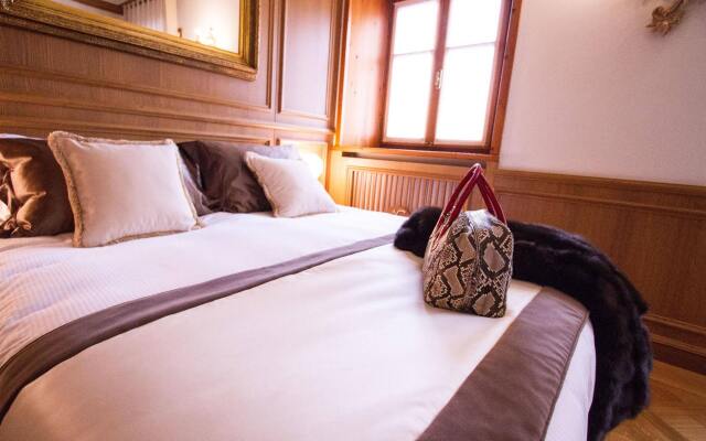 Ambra Cortina Luxury & Fashion Boutique Hotel