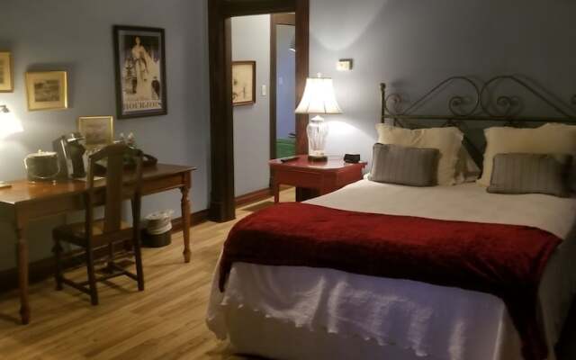 Downtown Guest Quarters Hotel