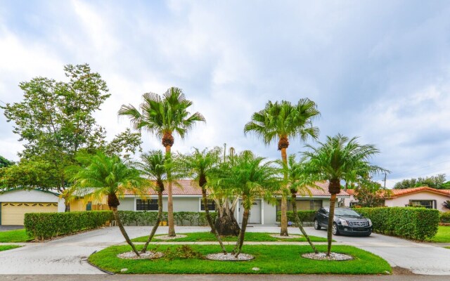 Great 3BR family house. Pool n Billiards