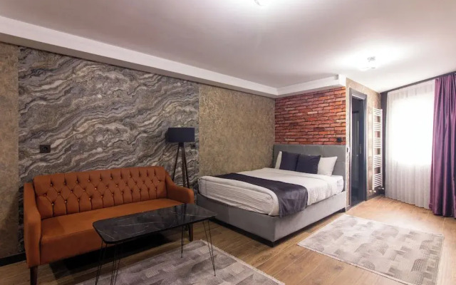 Nomad Hub Istanbul Suit