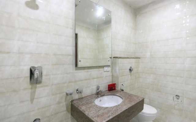 OYO Rooms ECR Off Uthandi Beach