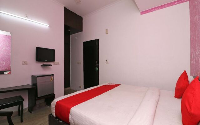 OYO 23158 Hotel The Taj