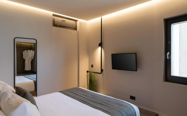 Apikia Santorini Suites - Adults Only