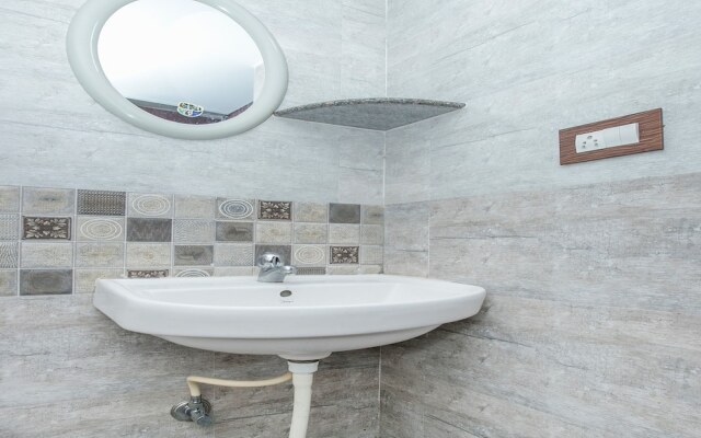 OYO 15482 Delite Suites