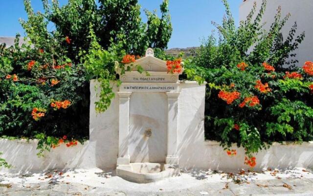 Stylish, Cozy 2-BDR Flat in Andros Town