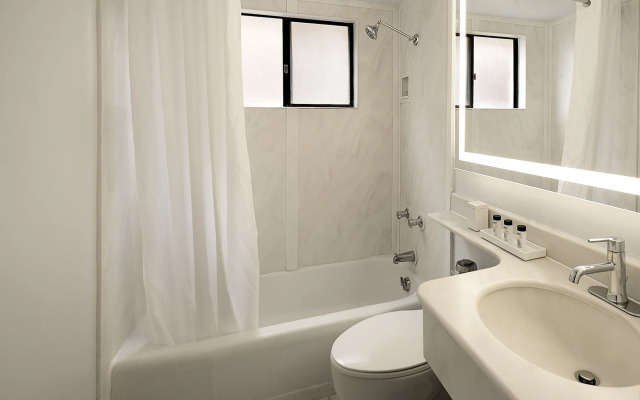 La Jolla Cove Suites