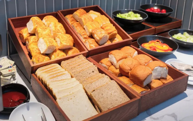 Holiday Inn Express Zhengzhou Garden Road by IHG
