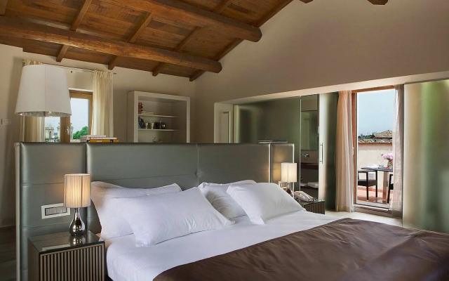 Navona Palace Luxury Inn