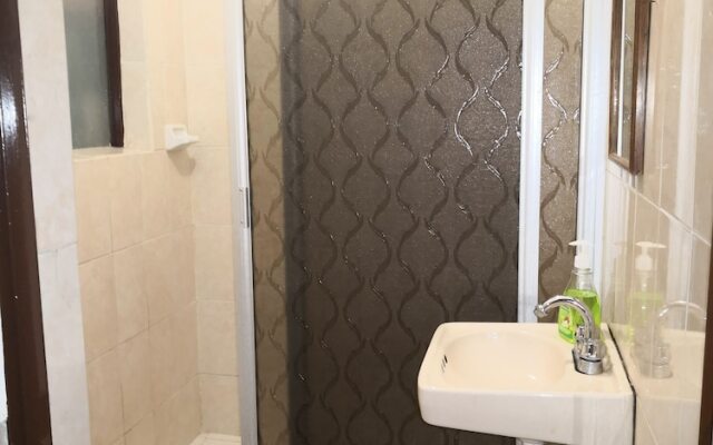 Room-awesome King Room In City Center