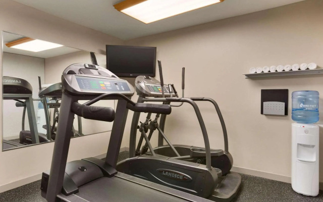 Country Inn & Suites By Radisson, Mishawaka, In