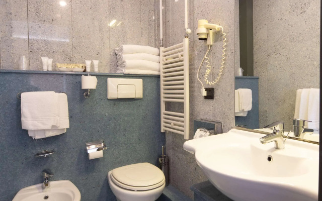 Jet Hotel, Sure Hotel Collection by Best Western