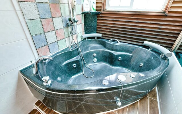 Yangyang Seorak Spa Herbvill Pension