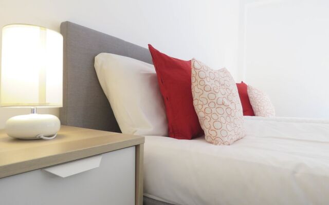 Tudors - Fabrick Twin Bed Apartment