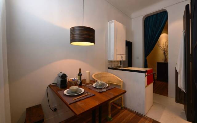 Middle Huaihai Road Homestay