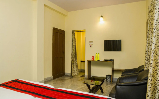 OYO 8129 Coral Residency City Center