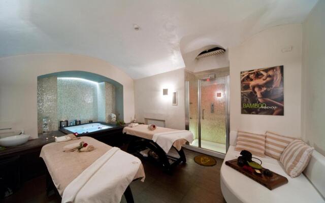 Navona Palace Luxury Inn