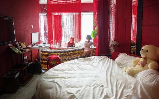 Wuhan Nine-tailed Fox Art Hotel