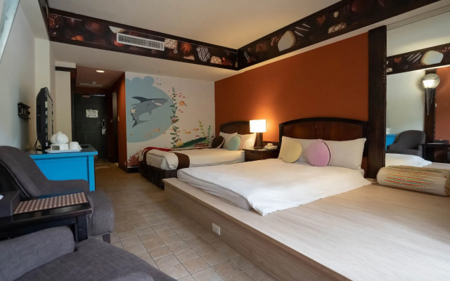 YoHo Beach Resort