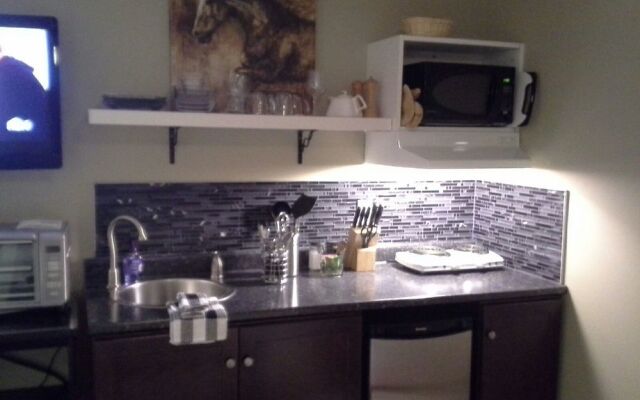 Suite Amour Hobby Farm and B & B