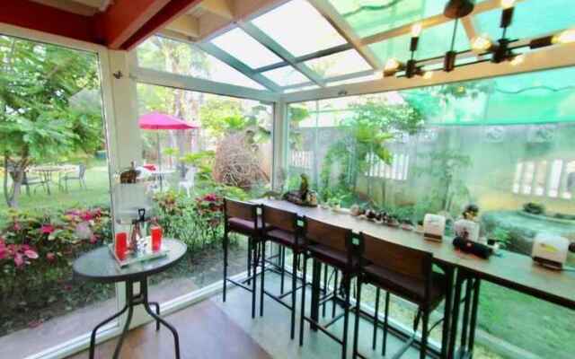 Moon Fox CaféInn Art & Gallery